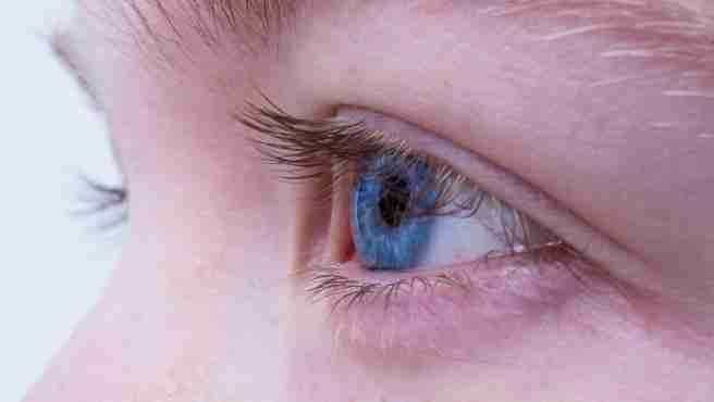 Desarrollan un sistema que detecta la covid a partir de una foto de los ojos